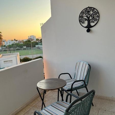 Tower Court Rooms Larnaca Ngoại thất bức ảnh