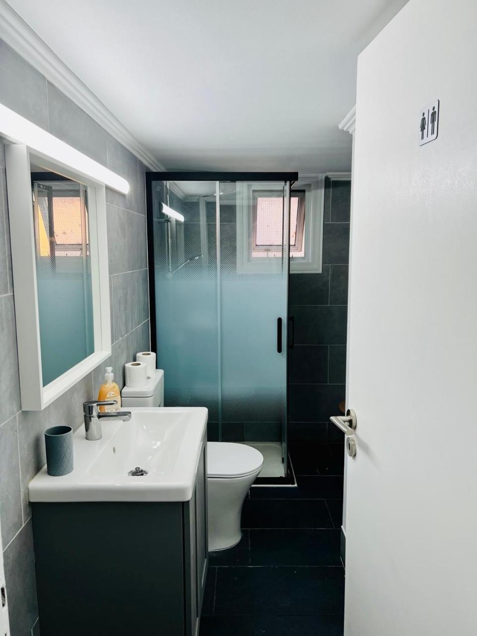 Tower Court Rooms Larnaca Ngoại thất bức ảnh