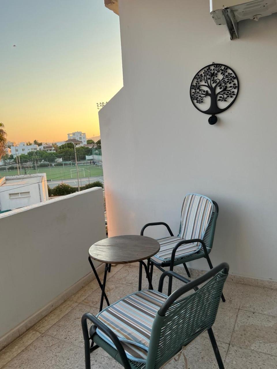 Tower Court Rooms Larnaca Ngoại thất bức ảnh