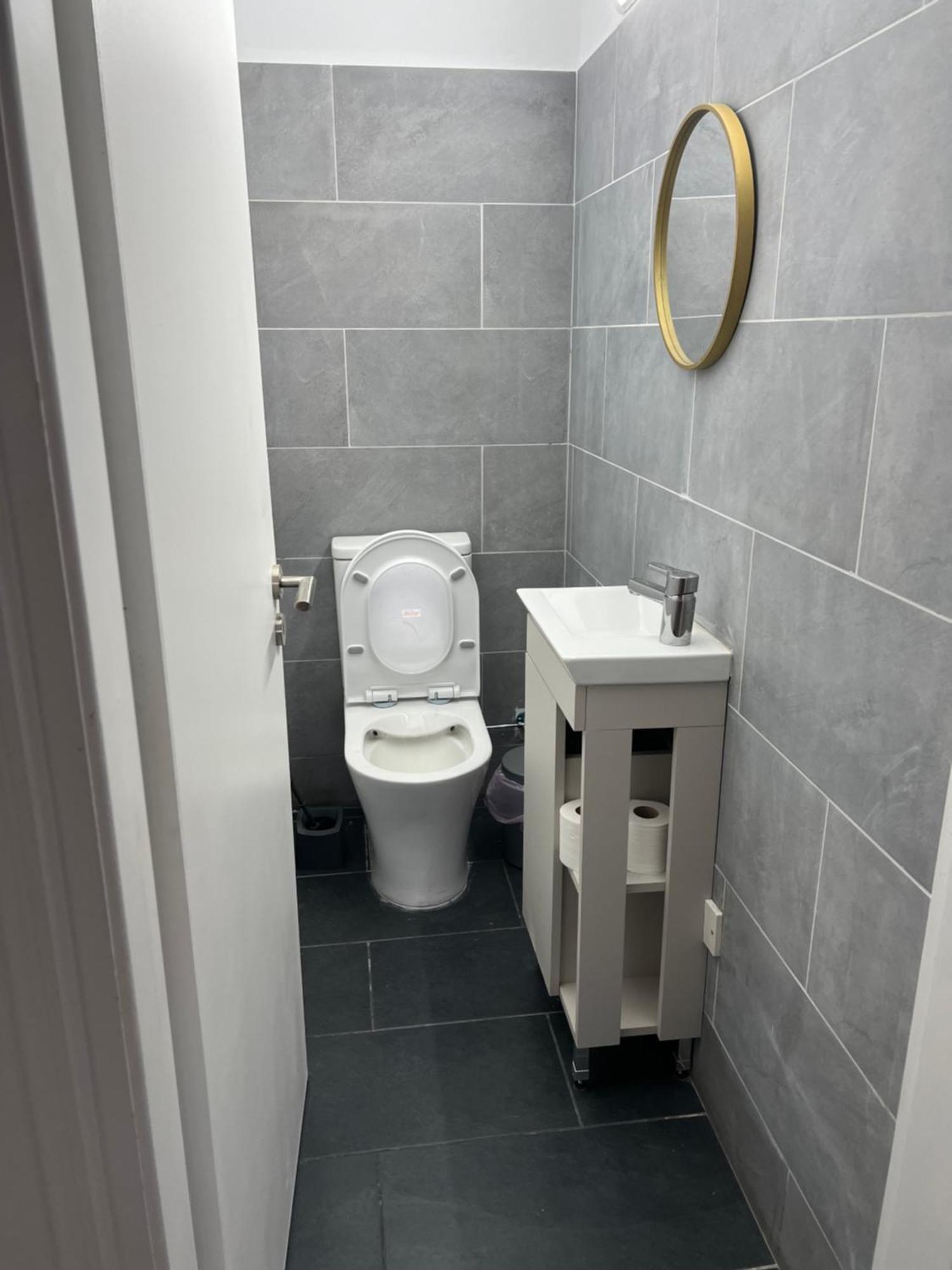 Tower Court Rooms Larnaca Ngoại thất bức ảnh